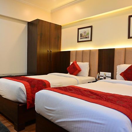 Hotel Golden Riviera Mysore Eksteriør billede