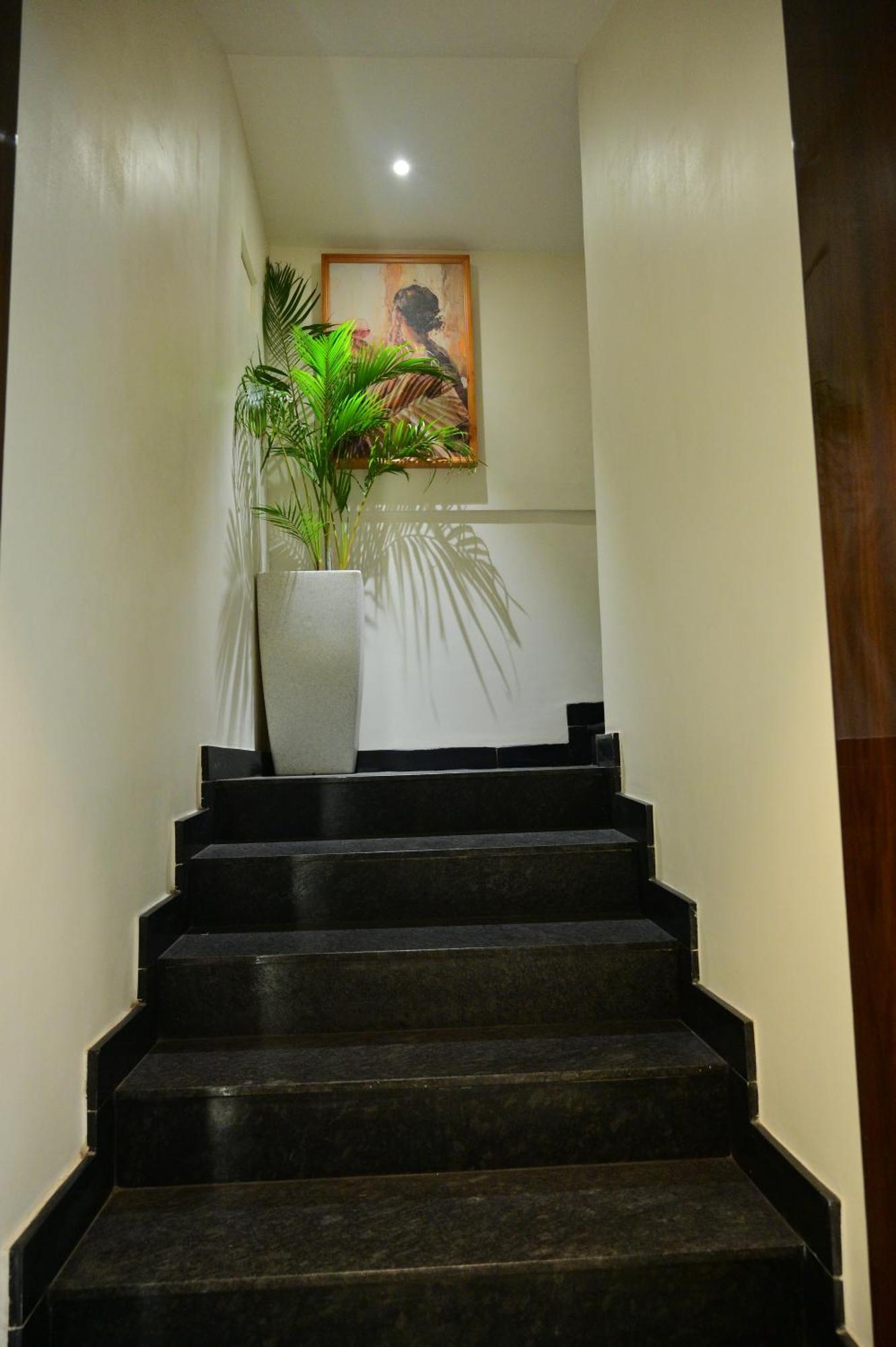 Hotel Golden Riviera Mysore Eksteriør billede
