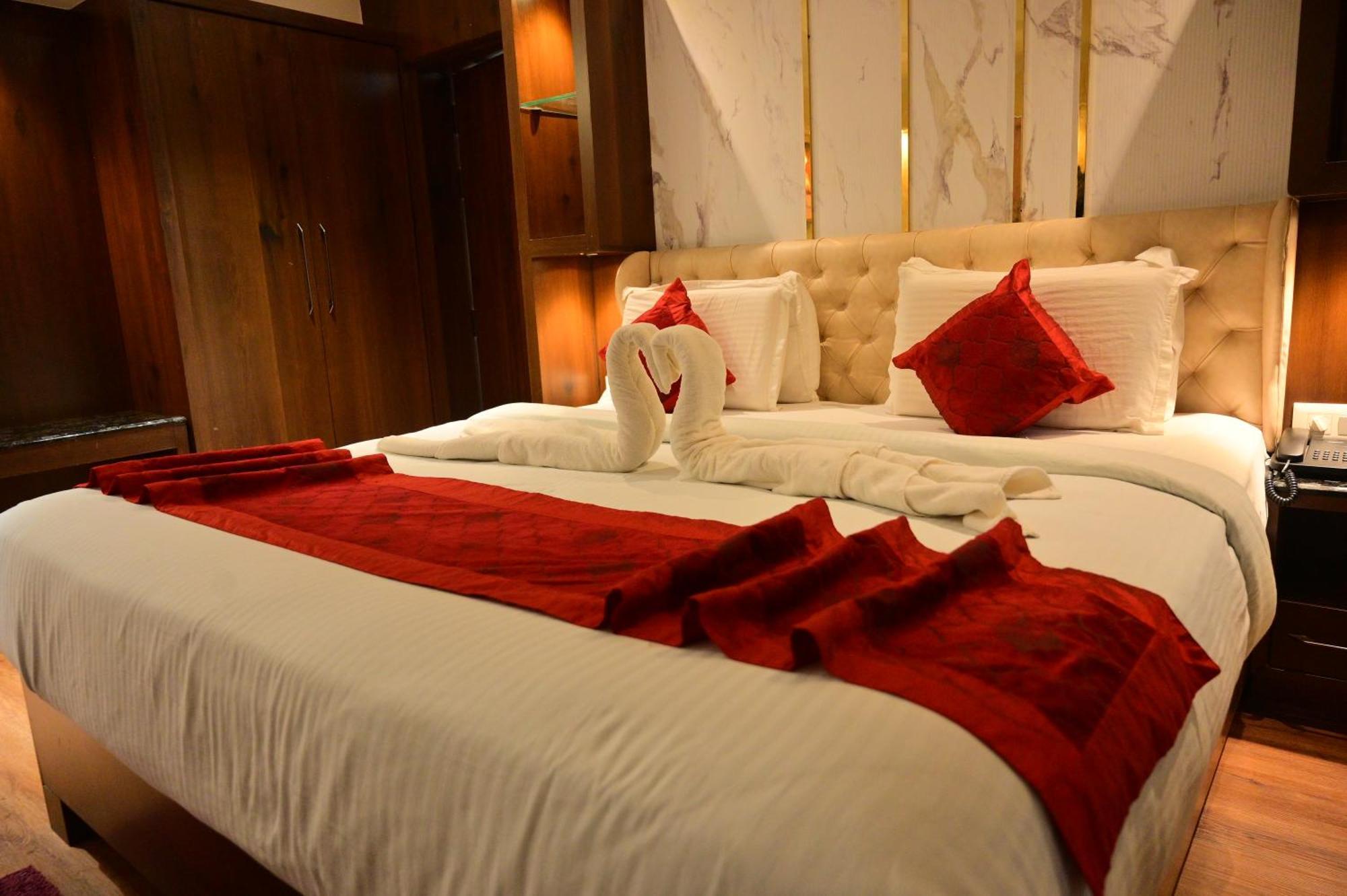 Hotel Golden Riviera Mysore Værelse billede